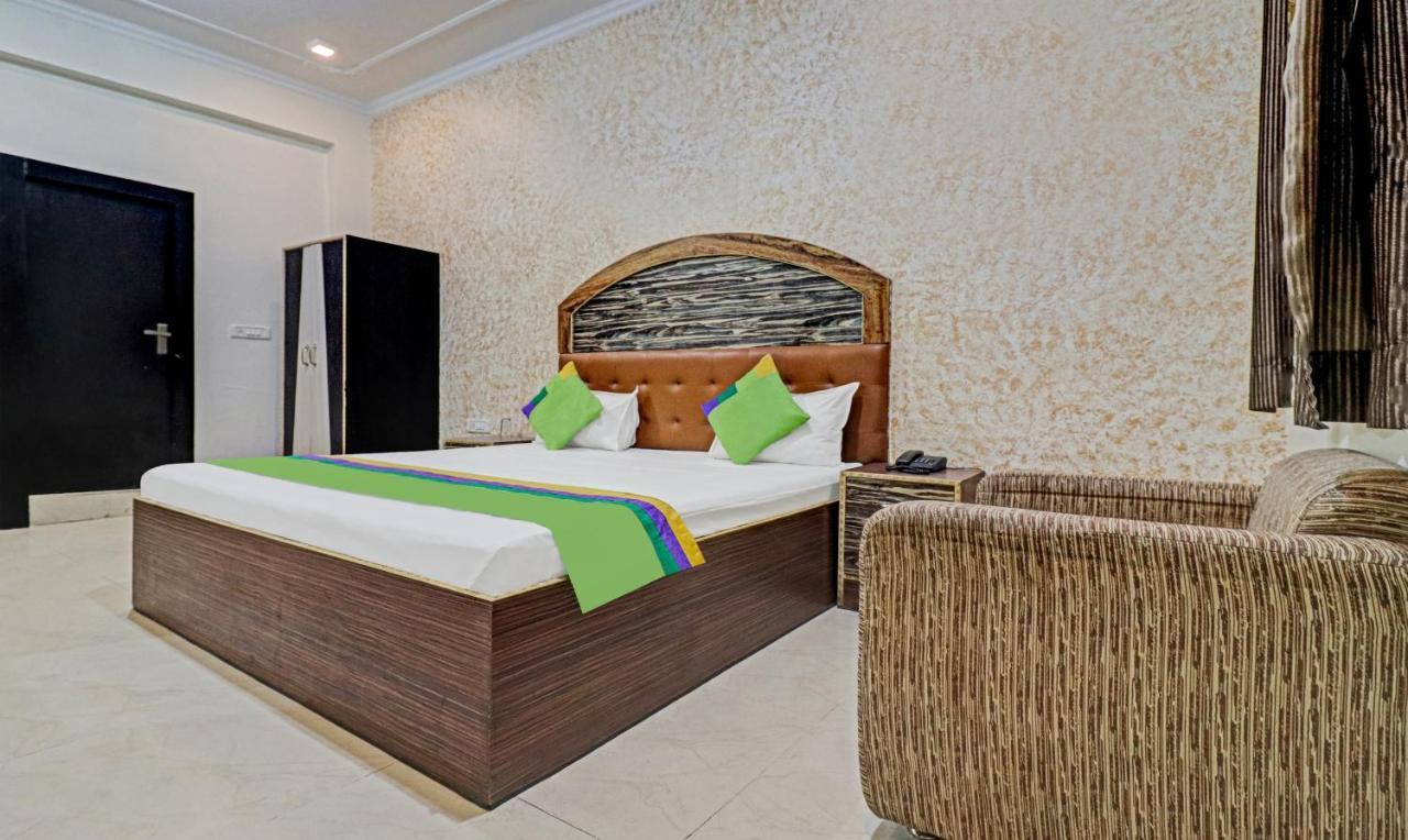 Treebo Trend Radha Palace Mathura Extérieur photo