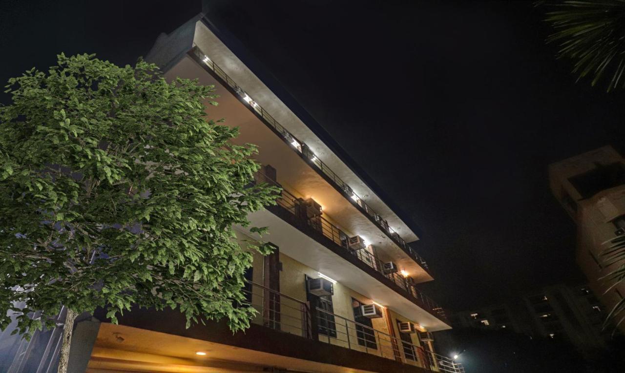 Treebo Trend Radha Palace Mathura Extérieur photo