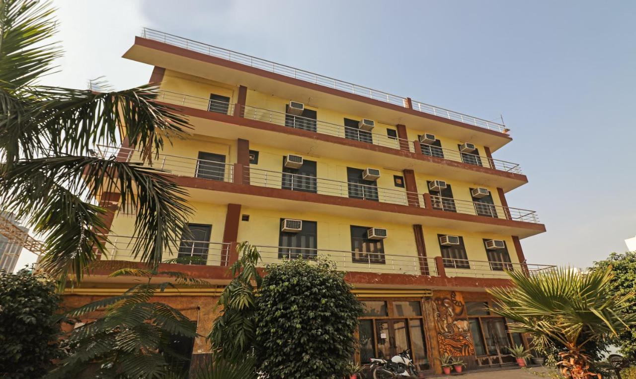Treebo Trend Radha Palace Mathura Extérieur photo