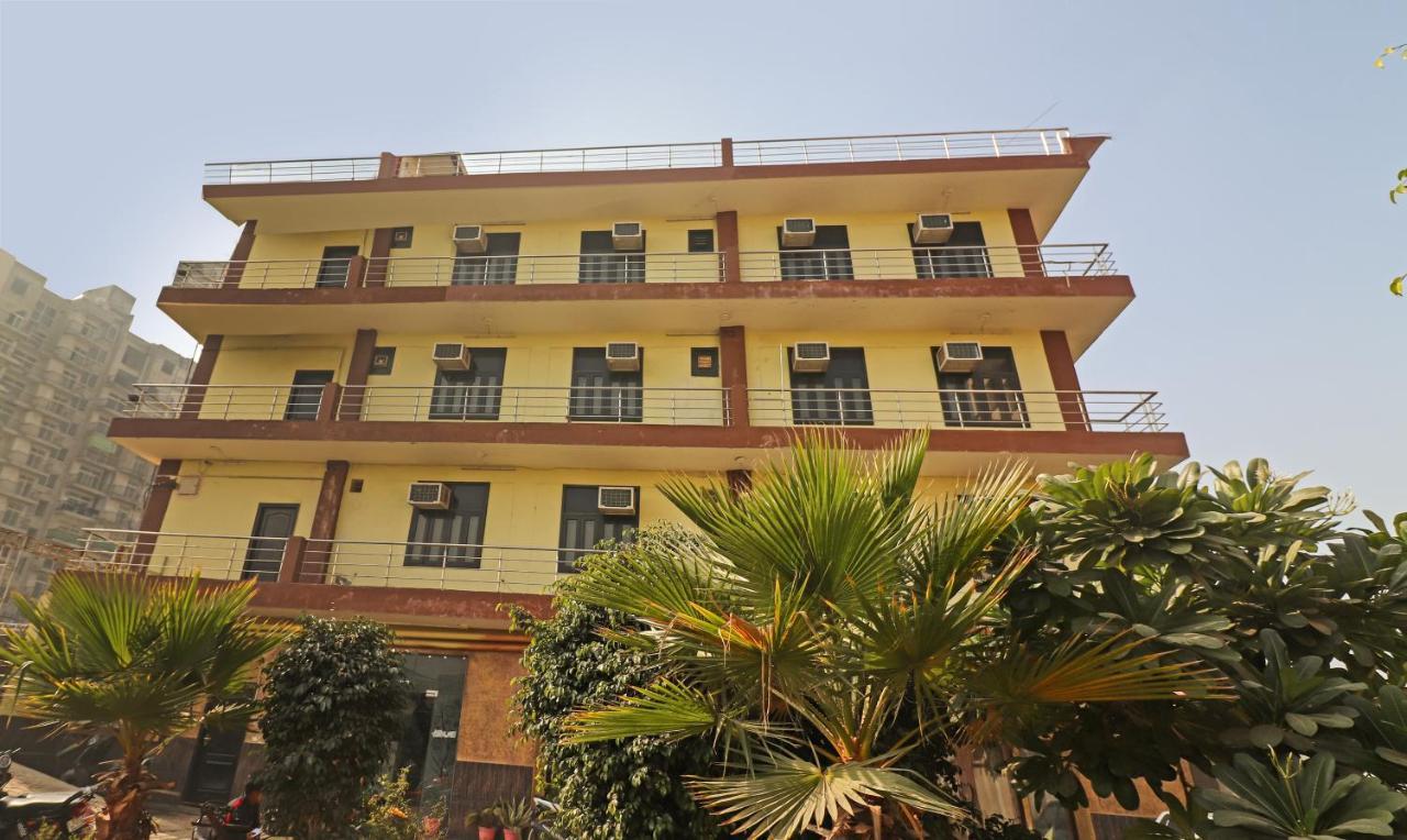 Treebo Trend Radha Palace Mathura Extérieur photo